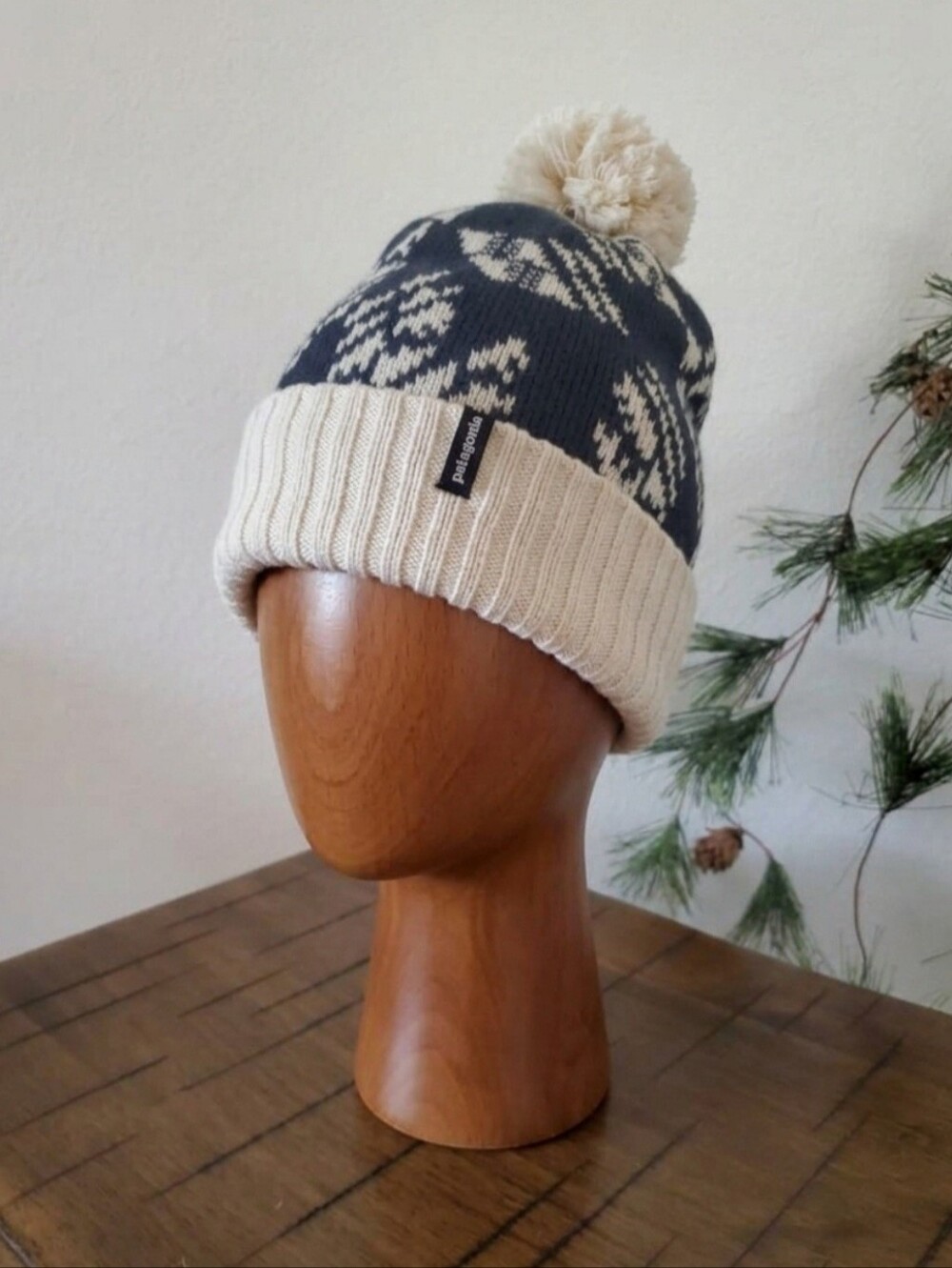 Patagonia Powder Town Beanie Synched Flight Smolder Blue Pom Winter Ski Hat